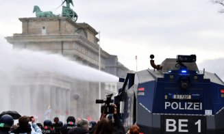 VIDEO Berlinul protestează împotriva guvernului Angelei Merkel și a măsurilor ANTI-COVID-19