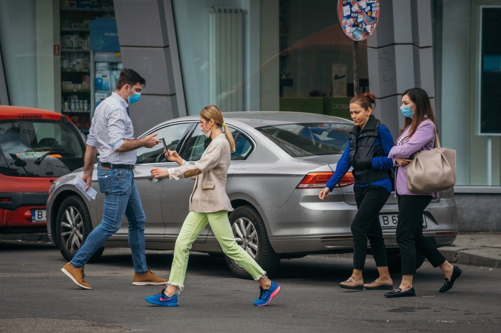 Primele vaccinuri anti COVID-19 şi „imunitatea de turmă”. Experţii au îndoieli cu privire la eficienţa vaccinării