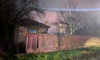 Un bărbat din Buneşti a suferit arsuri pe 15% din suprafaţa corpului după ce i-a luat foc casa. De la ce a pornit incendiul?