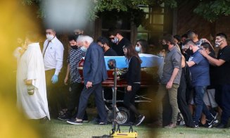 Maradona a fost înmormântat joi seara, în cadrul unei ceremonii private, într-un cimitir din Buenos Aires