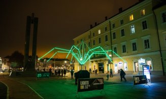 Feerie de lumini în centrul Clujului, înainte de sărbători. Vizionare cu restricții noaptea