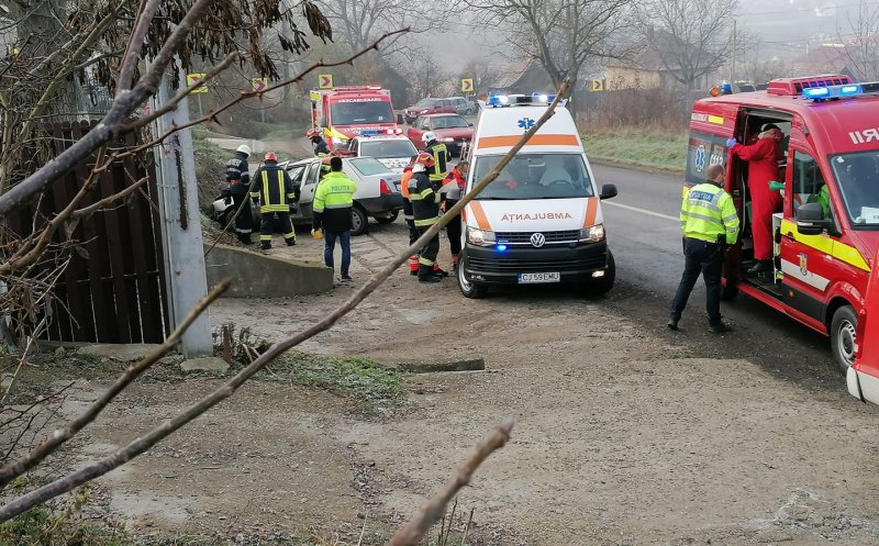 Șofer de 76 de ani, ieșit cu mașina în decor la Apahida. Doi răniți, unul încarcerat