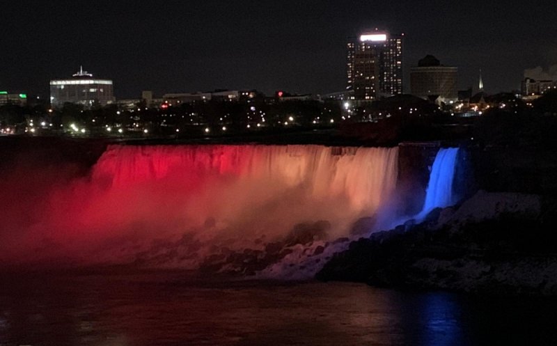 Cascada Niagara va fi iluminată în culorile drapelului în onoarea Zilei Naţionale a României