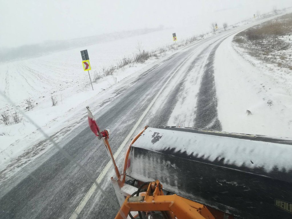 Drumarii au împrăștiat 120 de tone de antiderapant pe șoselele din zona Clujului