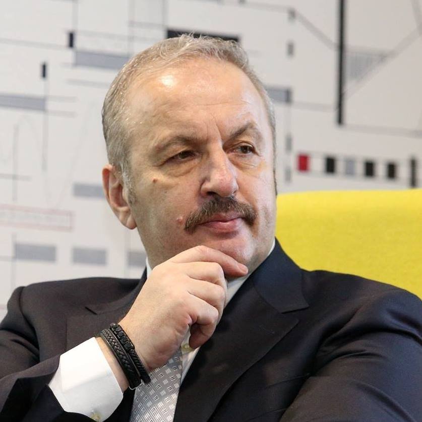 Vasile Dîncu s-a tratat de COVID cu tratamentul administrat preşedintelui Trump