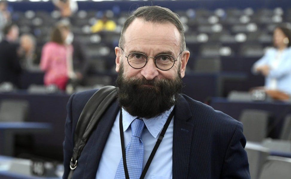Orgie sexuală cu diplomaţi şi un europarlamentar în plină pandemie