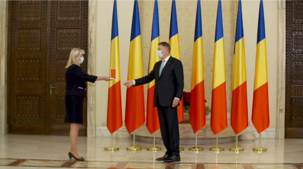 UMF Cluj a fost decorată de președintele Klaus Iohannis cu Ordinul „Meritul Sanitar“ în grad de Cavaler