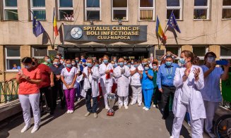 Medicii din prima linie a luptei cu COVID, cetăţeni de onoare ai Clujului