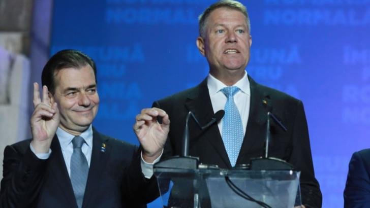 Iohannis a criticat PSD și a lăudat PNL în campania electorală. Efectul a fost invers în sondaje: Liberalii au pierdut procente