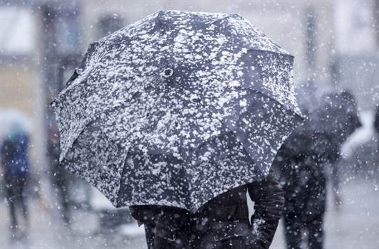 Meteo: Probabilitatea pentru precipitaţii se menţine ridicată