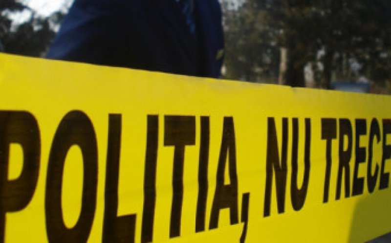 Doi bătrâni, soț și soție, găsiți fără viață în casă. Ambii muriseră de câteva zile
