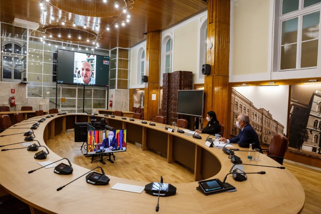 100 de businessmeni străini din Cluj, în audiență online la Boc