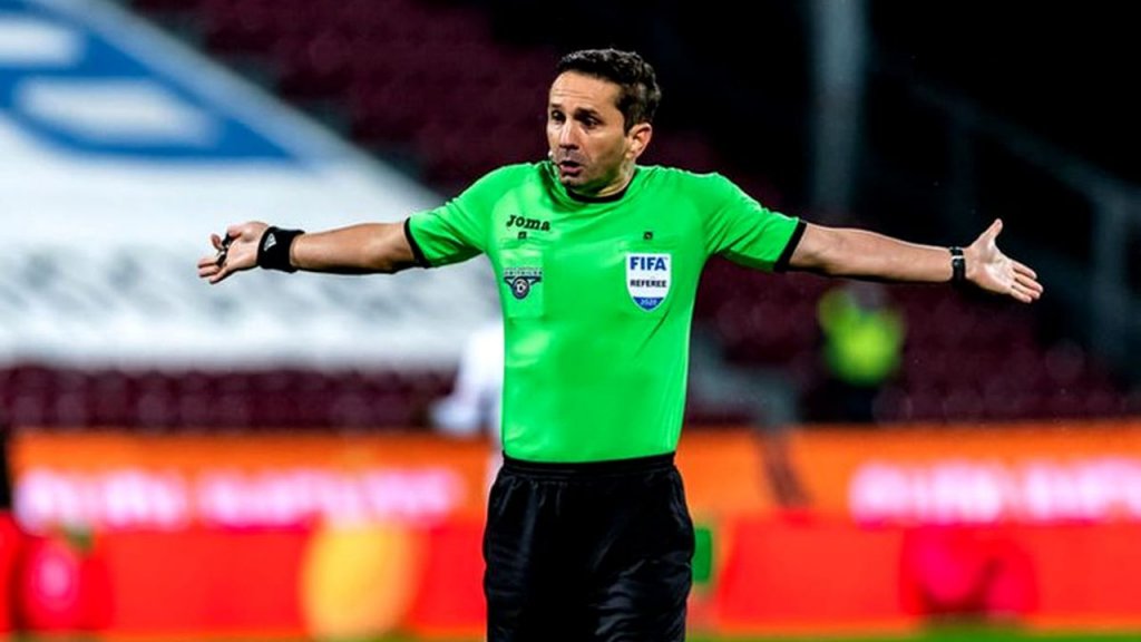 „Je suis român” - un jurnalist din Ungaria îi ia apărarea arbitrului Sebastian Colțescu