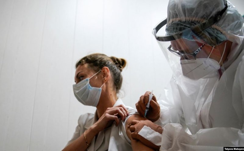 Lista efectelor secundare ale vaccinului anti-COVID care va ajunge şi în România, produs de Pfizer și BioNTech
