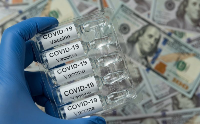 Vaccinurile anti-COVID vor băga miliarde de dolari în conturile Moderna și Pfizer