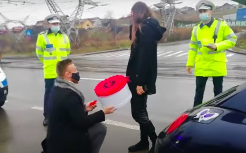 Luptătorul K1 Ciprian Mariș și-a cerut iubita în căsătorie. Poliția din Cluj i-a fost complice