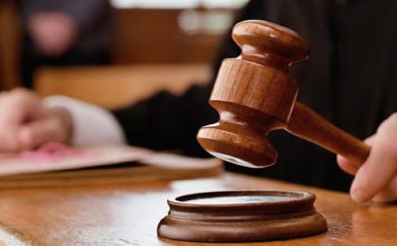 O actriță din România își execută silit fostul soț. Au început un scandal pentru bani și copii