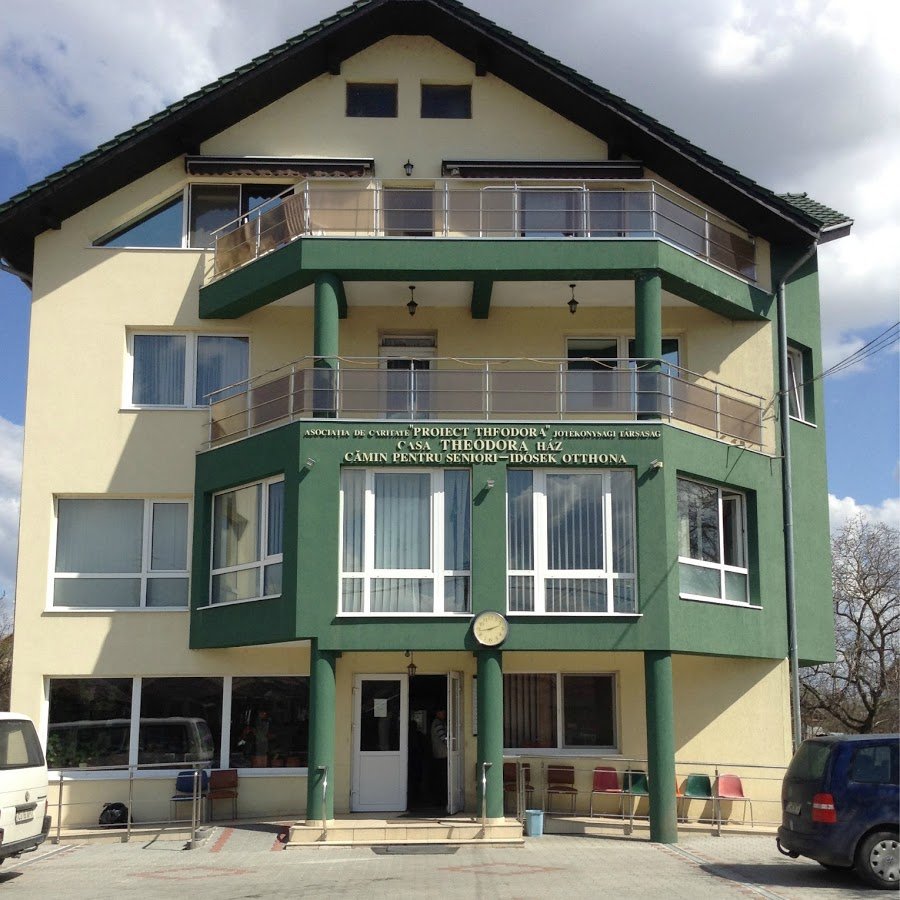 În grija cui au rămas bătrânii infectaţi cu COVID din căminul devenit focar? DSP nu poate detașa personal în unități private