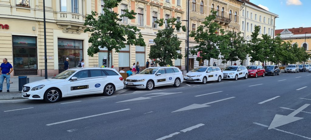 Taxiurile din Cluj, obligate la plata cu cardul din 2021