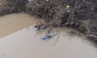 Moarte suspectă pentru un bărbat de 65 de ani din Cluj. Trupul fără viață a fost descoperit într-o baltă adâncă de 3 metri