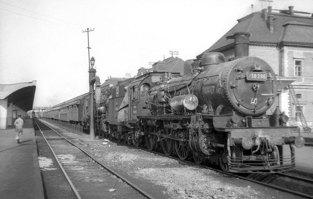 Gara Cluj-Napoca, în anii '70. Se vede şi Podul Zburător