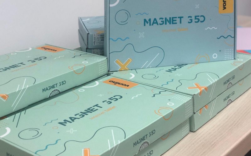 A început distribuirea tabletelor pentru elevii din Florești