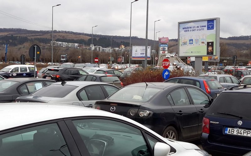 Dezastru înainte de Crăciun! Prefectul din Cluj: "Îi rog pe clujeni să nu mai meargă în weekend în mall-uri"