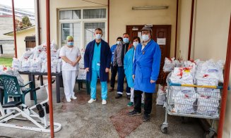 Boc face asta de 16 ani! Cadouri pentru vârstnicii de la Centrul de îngrijire și asistență din Cluj