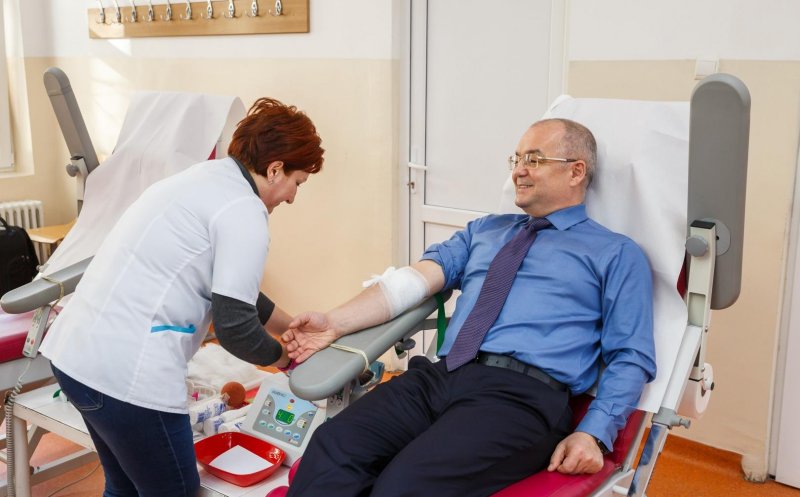 Boc se va vaccina public împotriva COVID. Îi îndeamnă și pe vârstnici și bolnavi să o facă