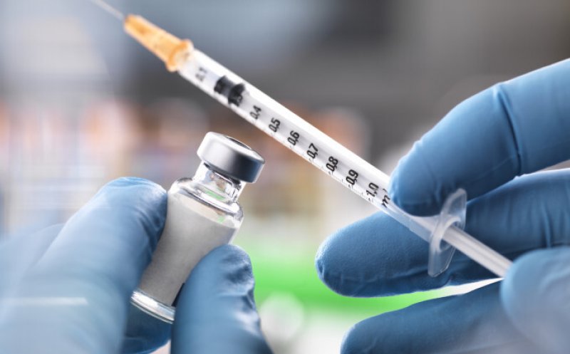 În 24 de ore începe campania de vaccinare în România. Serul anti-COVID a fost adus la Institutul Cantacuzino