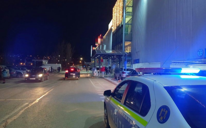 Razie anti-COVID la Cluj. Polițiștii au luat la puricat mall-urile