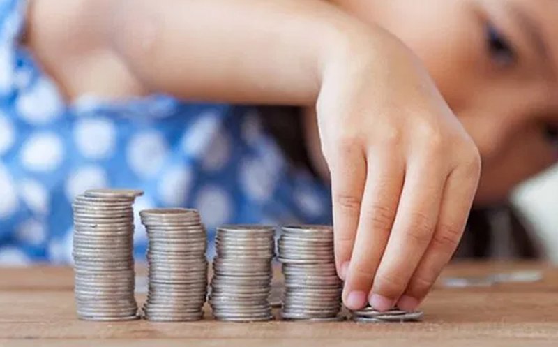 Ministrul Muncii a făcut anunțul: Din ianuarie, alocația pentru copii va fi 214 lei pe lună