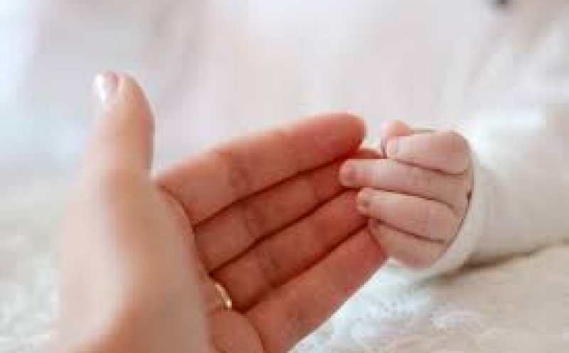 Mamă la 15 ani! S-a întâmplat chiar în noaptea de Revelion