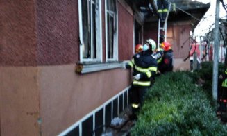 Explozie urmată de incendiu, în judeţul Cluj. O femeie a fost găsită fără viaţă în locuinţa distrusă