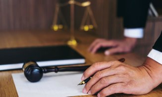 Proiectul de lege prin care un ministru USR vrea să desfiinţeze SIIJ, întăreşte controlul procurorilor asupra magistraţilor