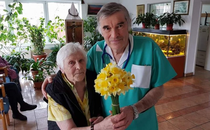 La 71 de ani, a câștigat ca prin miracol lupta anti-COVID! Povestea unui medic erou care nu a vrut să-și părăsească pacienții