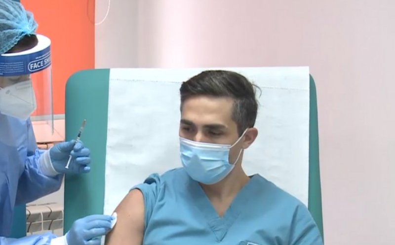 Coordonatorul campaniei de vaccinare din România s-a vaccinat: „Este un moment pe care l-am aşteptat de atâtea luni”