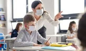Dascălii, vaccinați în etapa a doua.  Termen probabil: începutul lunii februarie
