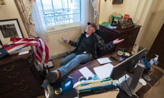 Stare de asediu la Washington. Patru persoane au murit în timpul violenţelor de la Capitol Hill