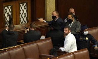 Stare de asediu la Washington. Patru persoane au murit în timpul violenţelor de la Capitol Hill