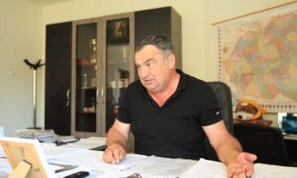 Un primar din Cluj i-a făcut "nebuni" pe reprezentanții unui ONG care i-au cerut burse pentru elevi. "Nu am bani pentru educație!"