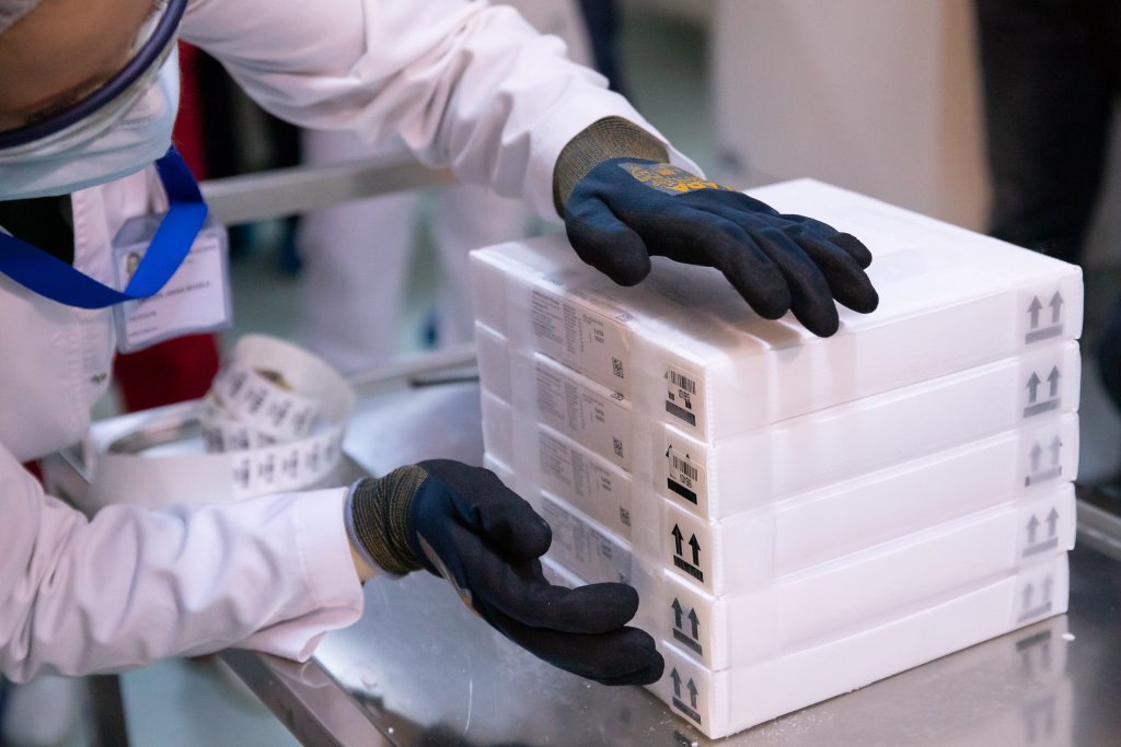 Se simplifică autorizarea şi modul de organizare a centrelor de vaccinare anti-COVID-19