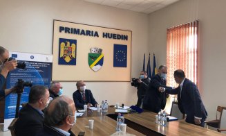 Ședință de consiliu local cu scandal la Huedin. Trei consilieri au părăsit sala, pe motiv că sunt tratați ca niște “marionete"