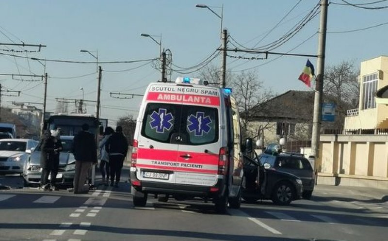 Accident pe o stradă din Cluj. Trei răniți, printre care și un copil