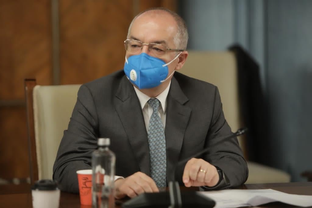 Asociaţia Municipiilor, condusă de Emil Boc, reclamă că guvernul nu a alocat încă primăriilor banii pentru centrele de vaccinare