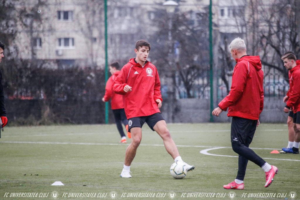 Patru amicale pentru "U" în cantonamentul de la Mogoşoaia. Steaua şi Rapid, printre adversari
