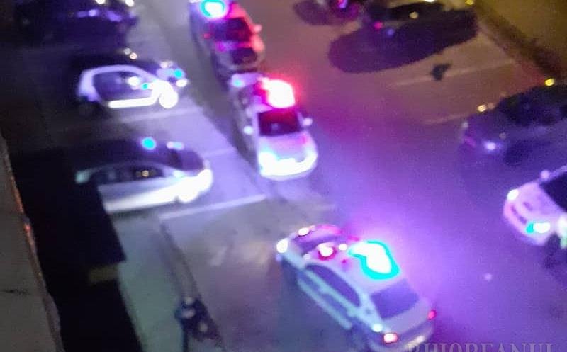 ȘOCANT!  Un polițist și-a înjunghiat soția în fața mai multor martori, care s-au temut să intervină