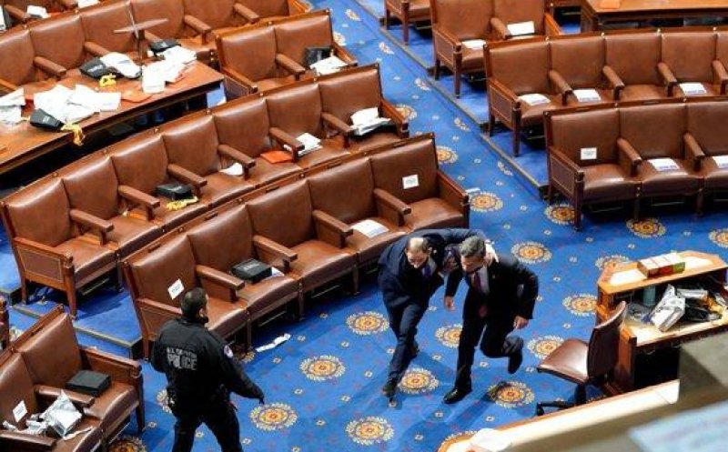 FBI avertizează că susţinătorii lui Trump planifică „proteste armate” la Capitoliu