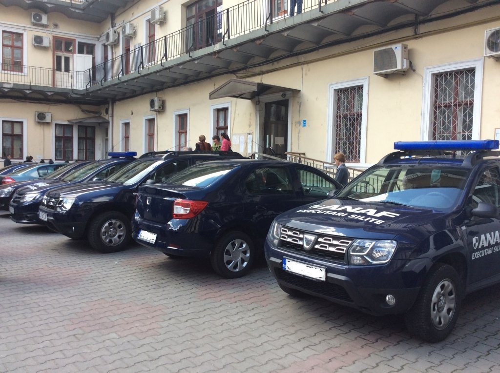 Finanțele vor "bombarda” restanțierii cu scrisori. Cum să nu fii executat silit