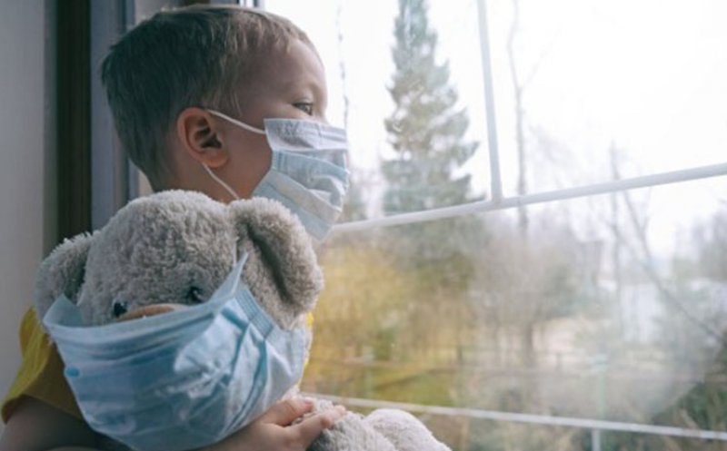 Crește numărul cazurilor de COVID în rândul copiilor. Medic: ”Am avut internați copii chiar și două săptămâni”